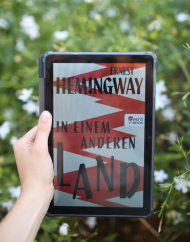 In einem anderen Land, Ernest Hemingway - Buchrezension