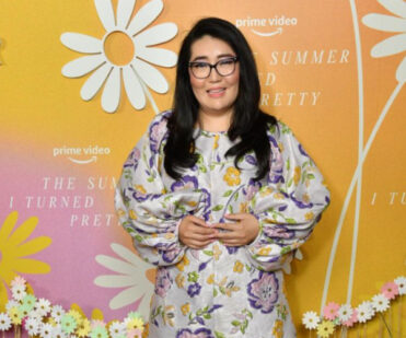 Jenny Han photo